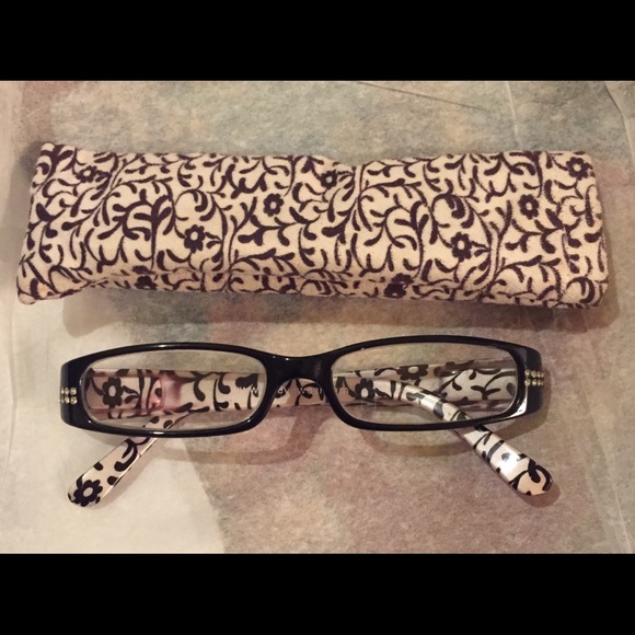 Readers - Picture 2 of 5